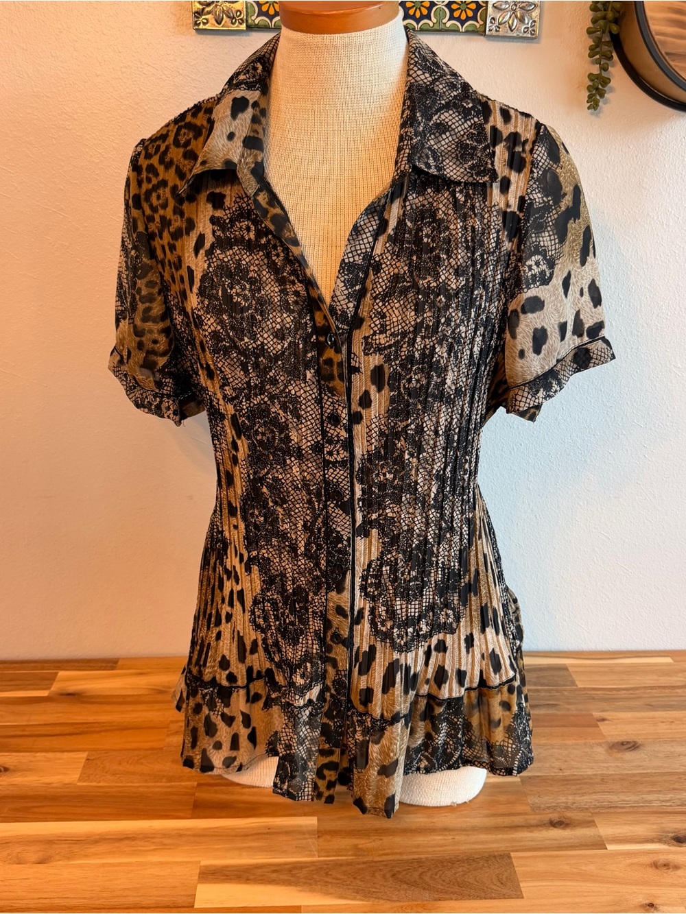 𓆩♡𓆪 Deadstock 1990s ICONIC Y2K LEOPARD & LACE BLOUSE